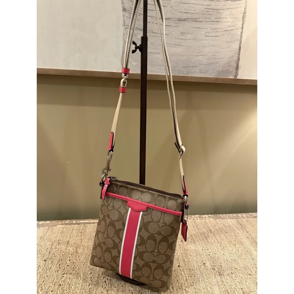 Y2K Coach Logo Signature‎ Coated Canvas Pink Trim Crossbody Swing Bag Pink Lined